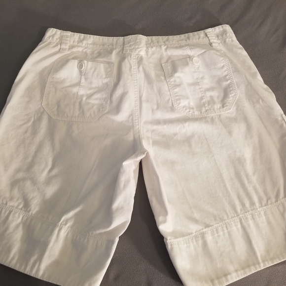 Lee Riders Shorts - Picture 2 of 3